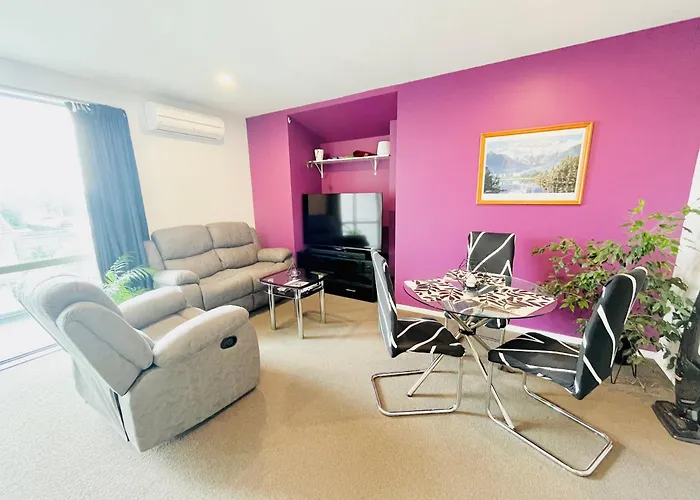 City Fringe Private Room - Your Urban Escape!